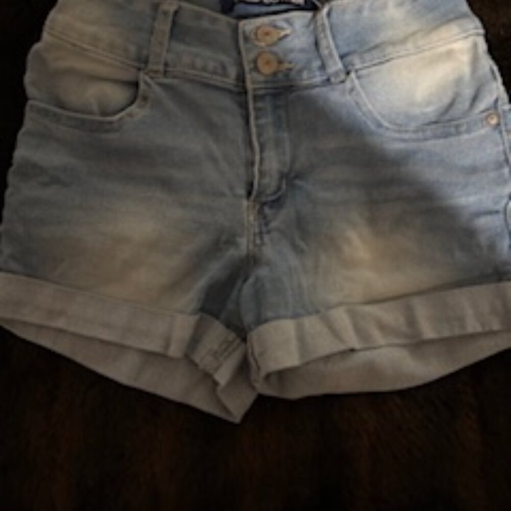 WallFlower High Rise Cuffed Denim Shorts Light Wash